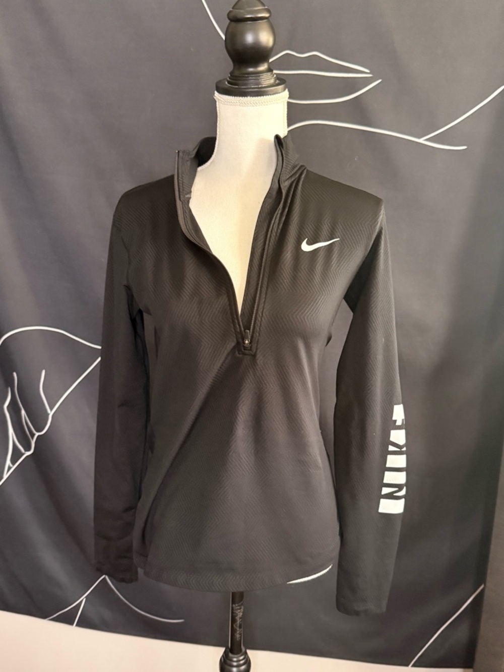 Nike Black Women's Long-Sleeve Quarter Zip Pullover